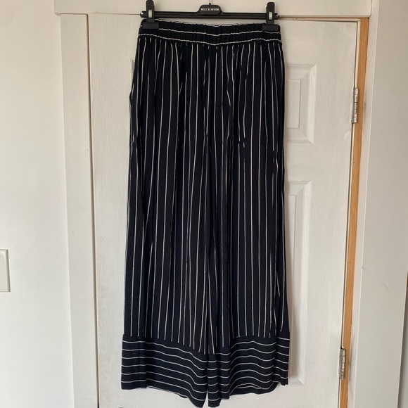❤️4/$40 SALE! ❤️ - Gap wide leg striped pants - Picture 3 of 8